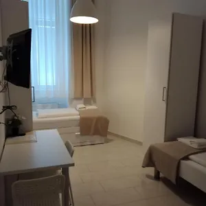 2* Affittacamere Ch-hotel Luka Budget